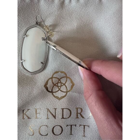 Kendra Scott Women's White Silver Frame Danielle Slate Cat’s Eye Drop Earrings - Picture 3 of 4